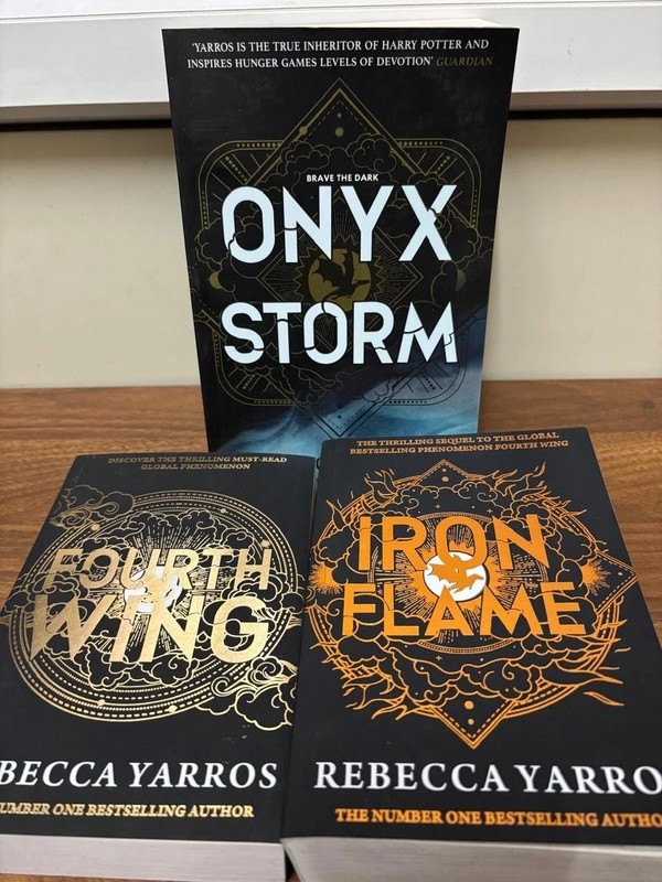 Onyx Storm + Iron Flame + Fourth wing by Rebecca Yarros Paperback 3 books set. gallery